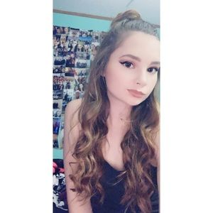 Meet your Posher, Leslie